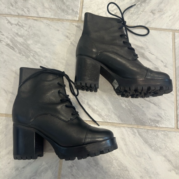 Schutz Jeannie Black Lace Heel Booties Size 9B - Picture 1 of 6